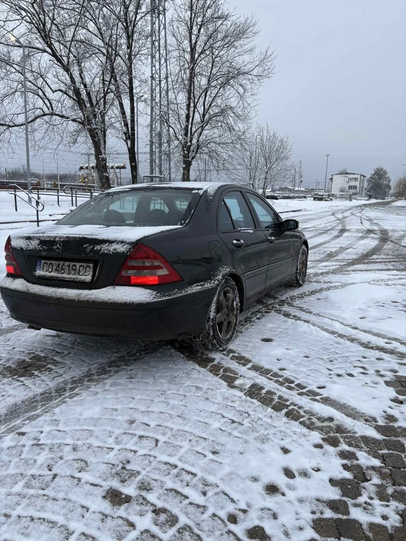 Mercedes-Benz C 220, снимка 8 - Автомобили и джипове - 49174247