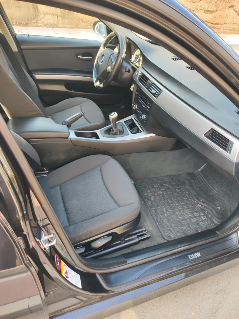 BMW 320, снимка 11 - Автомобили и джипове - 51239211