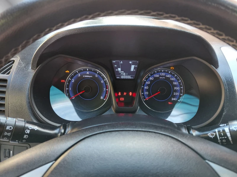Hyundai Ix20 Бензин/ Газ 1.4 90кс, снимка 6 - Автомобили и джипове - 52659901