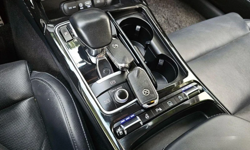 Kia Stinger 2.0 Turbo 2WD * НАЙ-ДОБРА ЦЕНА В БЪЛГАРИЯ* , снимка 9 - Автомобили и джипове - 51967242