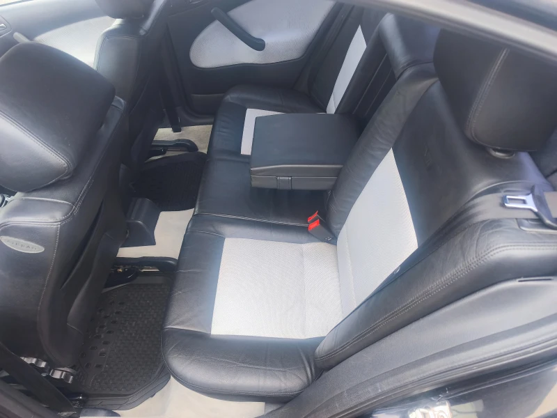 Skoda Octavia 1.8T 180 ks.VRS, снимка 11 - Автомобили и джипове - 52704306