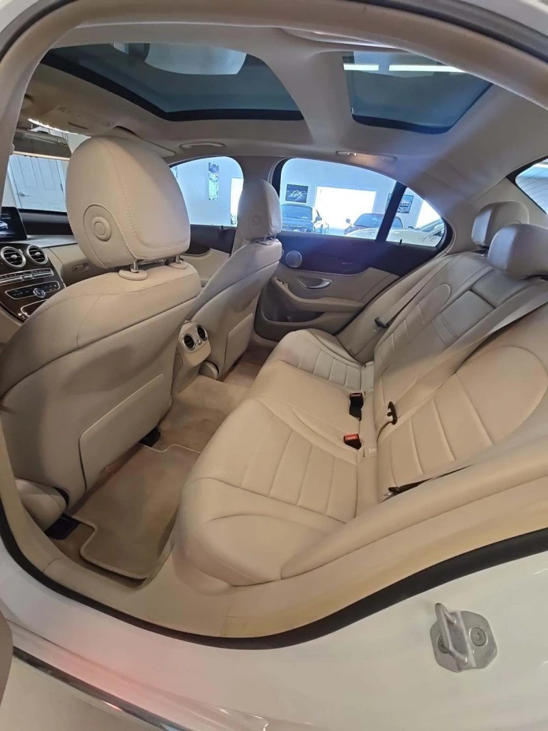 Mercedes-Benz C 300, снимка 13 - Автомобили и джипове - 53489028