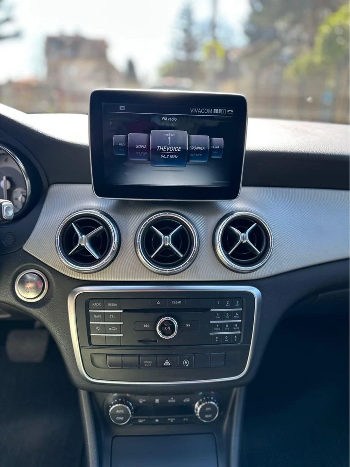 Mercedes-Benz CLA 220, снимка 4 - Автомобили и джипове - 52684518