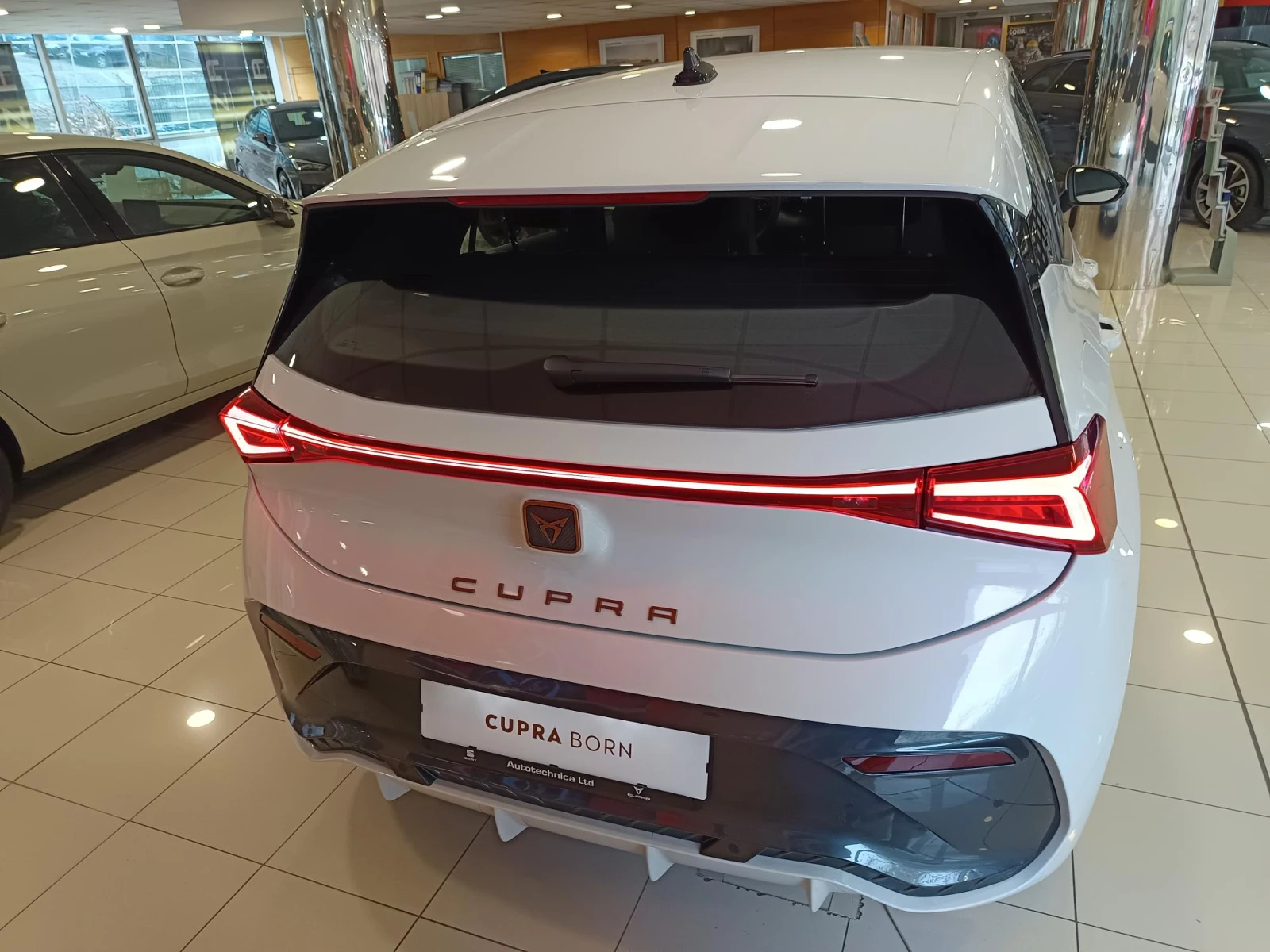 Cupra Born 58 kWh Фабрично нов - изображение 3