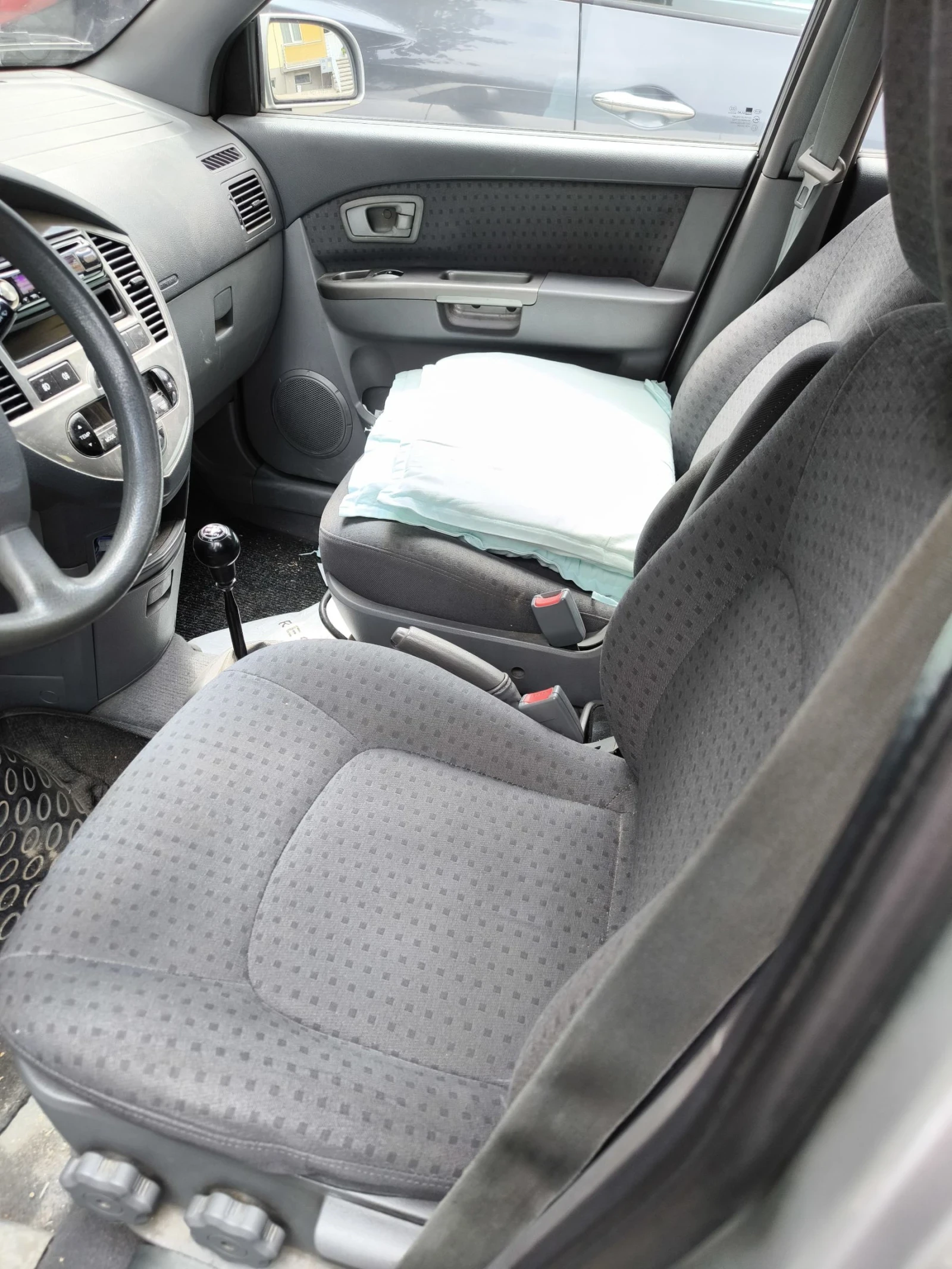 Kia Carens 1.6i 16v газов инжекцион  - изображение 9