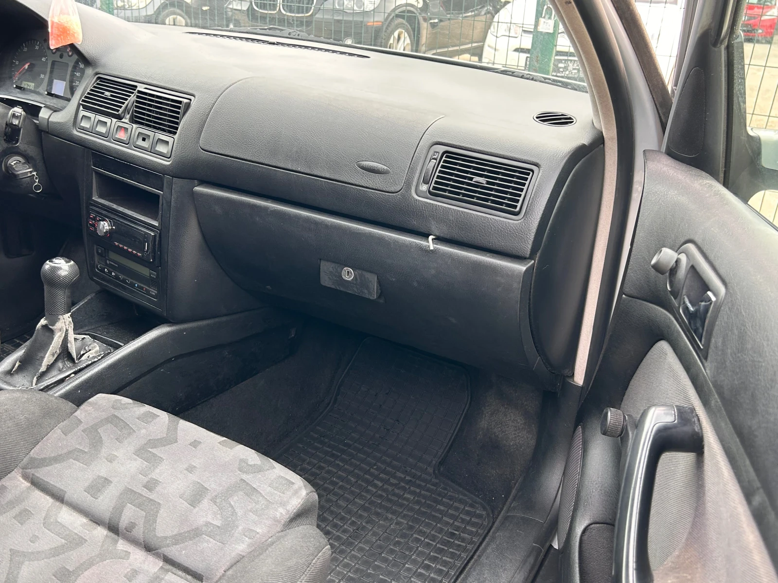 VW Golf  - изображение 10