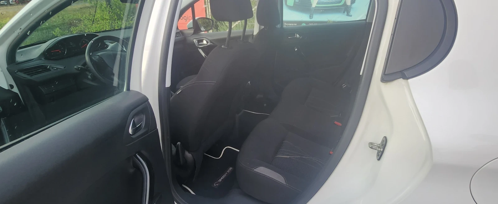Peugeot 208  - изображение 9
