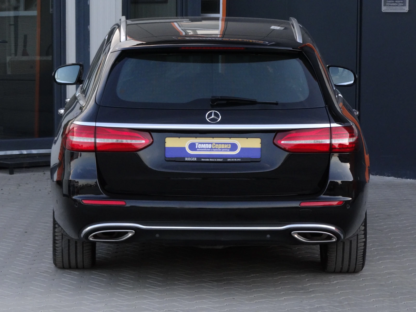 Mercedes-Benz E 400 3.5i-Bi Turbo /4-matic/Distronic/Head-up/Koja/Led/ - изображение 4