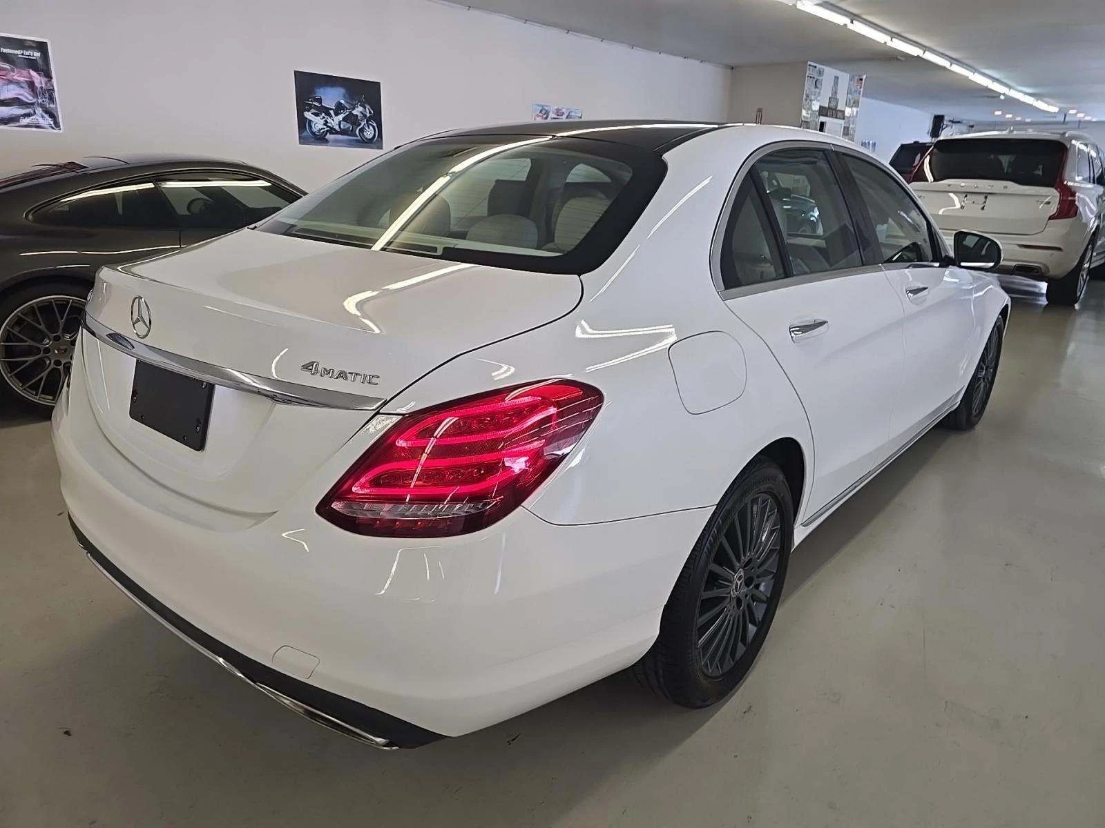 Mercedes-Benz C 300  - изображение 3