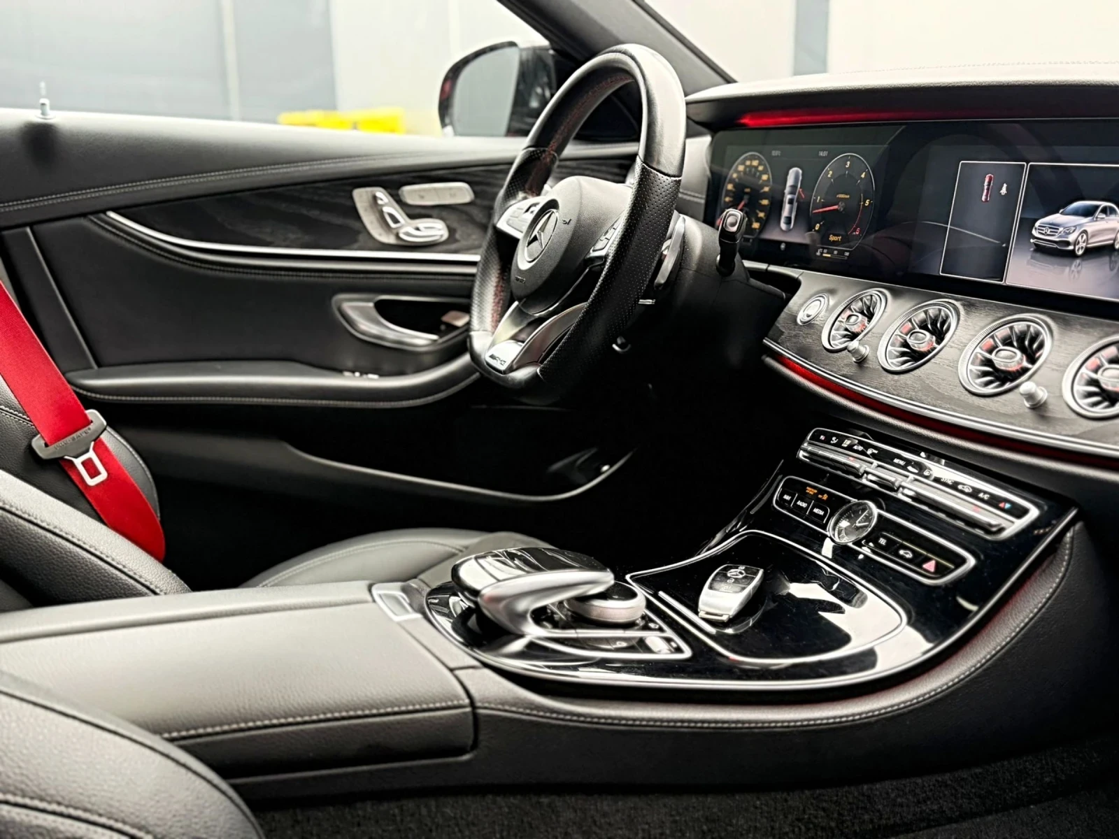 Mercedes-Benz E 350 Mercedes E350d * AMG OPTIC* 360* MULTIBEAM* Digita, снимка 12 - Автомобили и джипове - 54074368