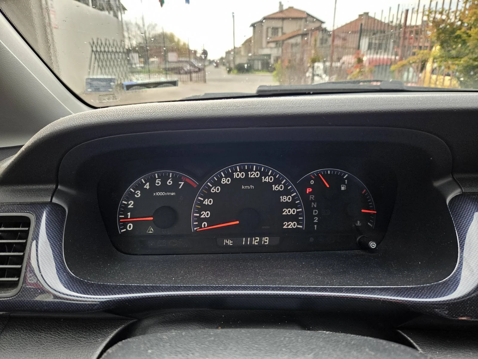 Honda Fr-v 1.8 Автомат/Подгрев, снимка 9 - Автомобили и джипове - 54235091