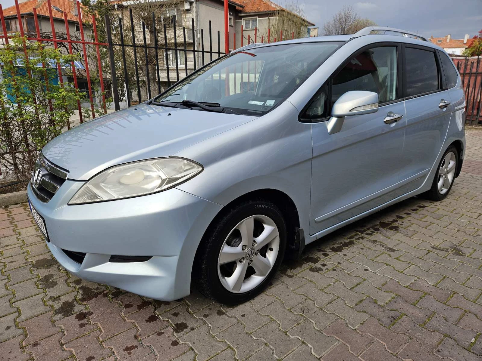 Honda Fr-v 1.8 Автомат/Подгрев, снимка 2 - Автомобили и джипове - 54235091