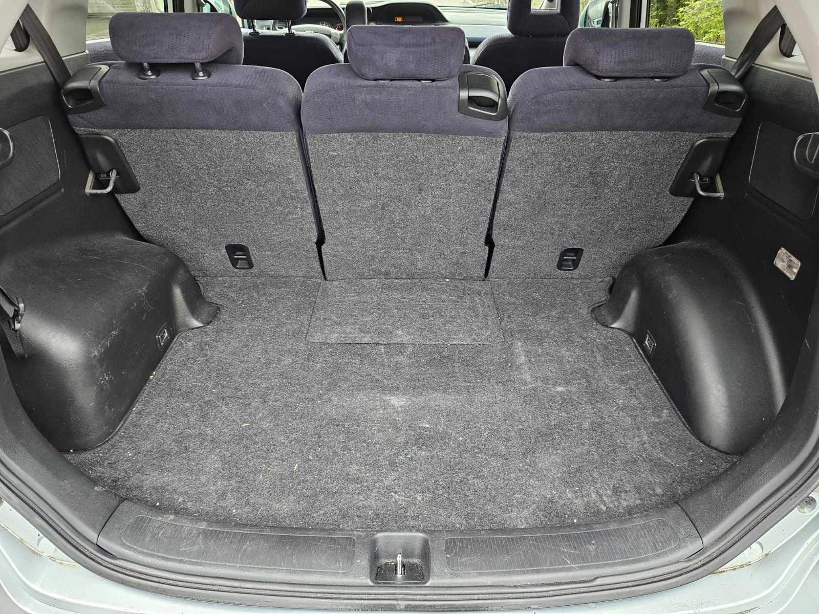 Honda Fr-v 1.8 Автомат/Подгрев, снимка 14 - Автомобили и джипове - 54235091