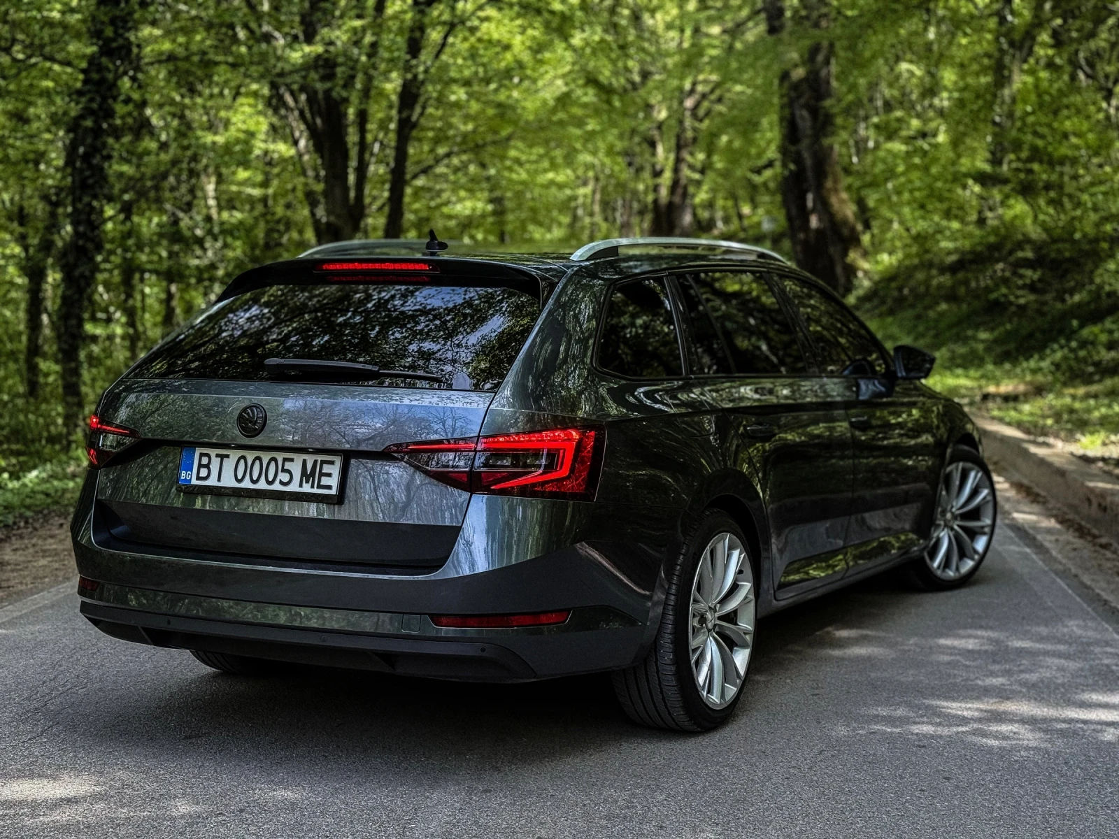 Skoda Superb, снимка 6 - Автомобили и джипове - 54311452