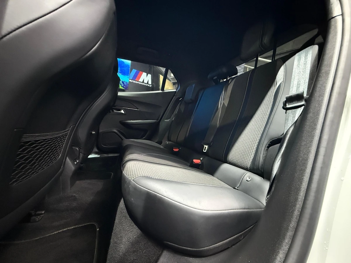 Peugeot 2008 GT 50KW ELECTRIC 136, снимка 13 - Автомобили и джипове - 54344667