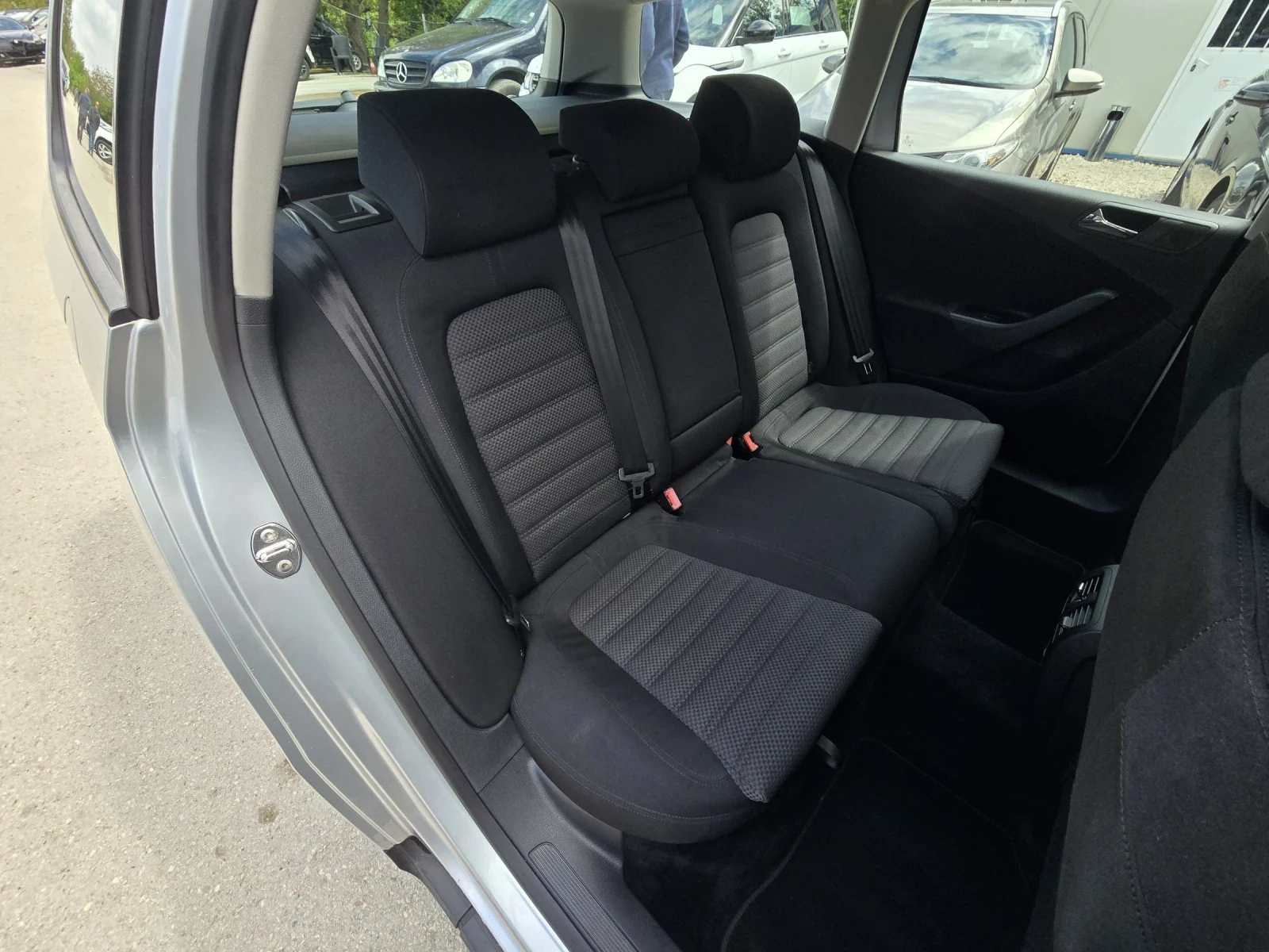VW Passat 2.0TDI - 140к.с. Comfort Line 6 Скорости, снимка 15 - Автомобили и джипове - 54364581