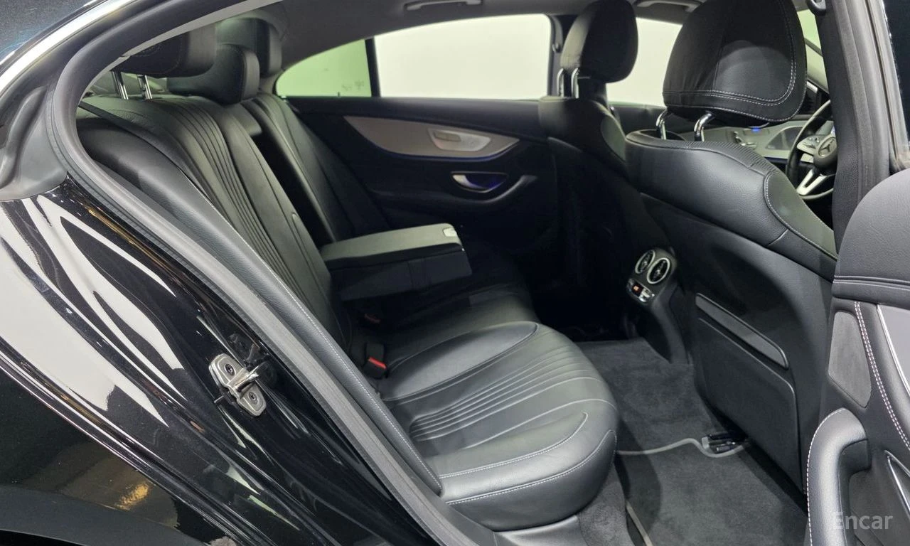 Mercedes-Benz CLS 400 AMG* LINE* 4MATIC* BURMESTER* ОБДУХВАНЕ* ДИСТРОНИК, снимка 14 - Автомобили и джипове - 54932002