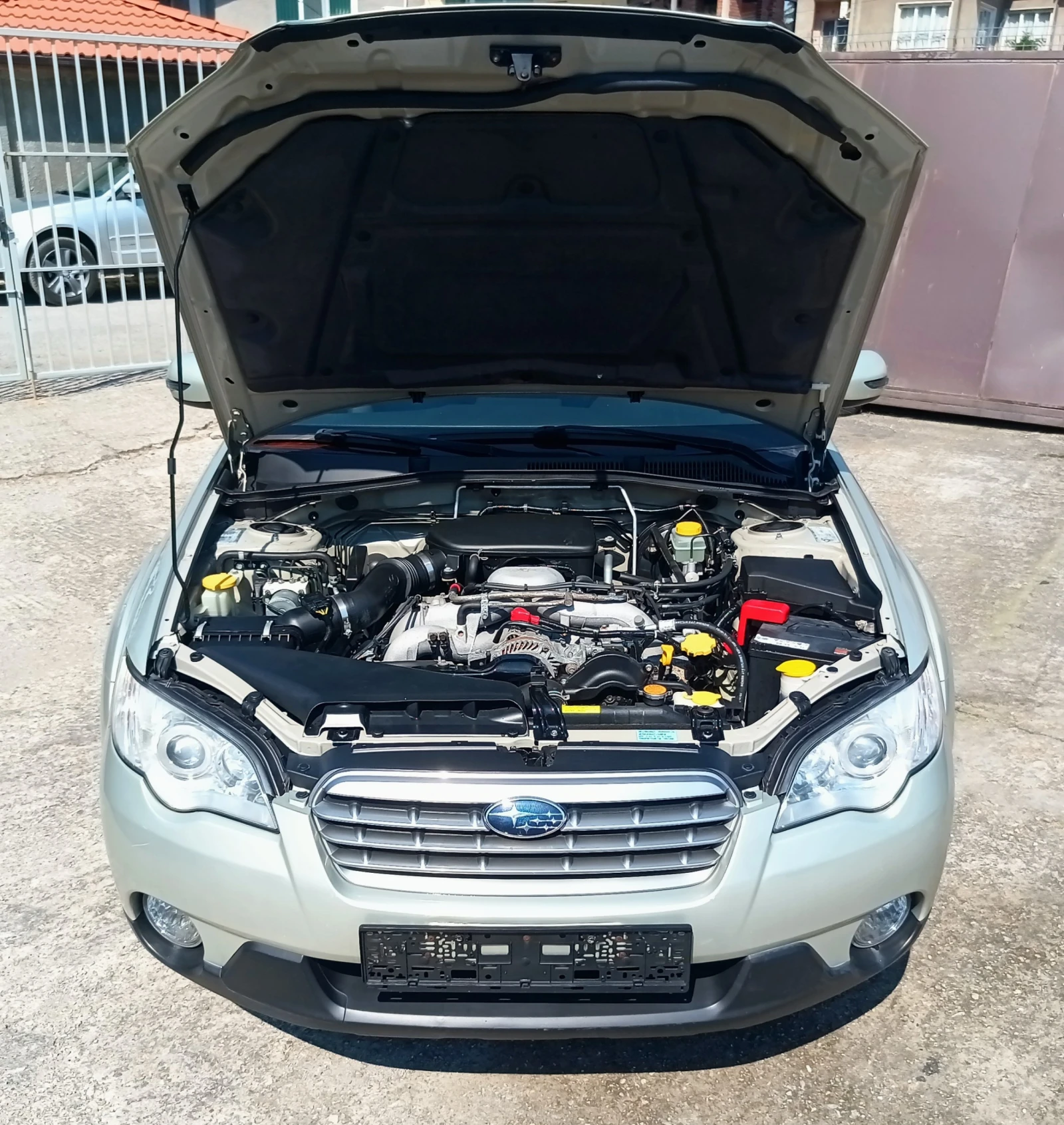 Subaru Outback 2.5i - AWD, снимка 11 - Автомобили и джипове - 55084021