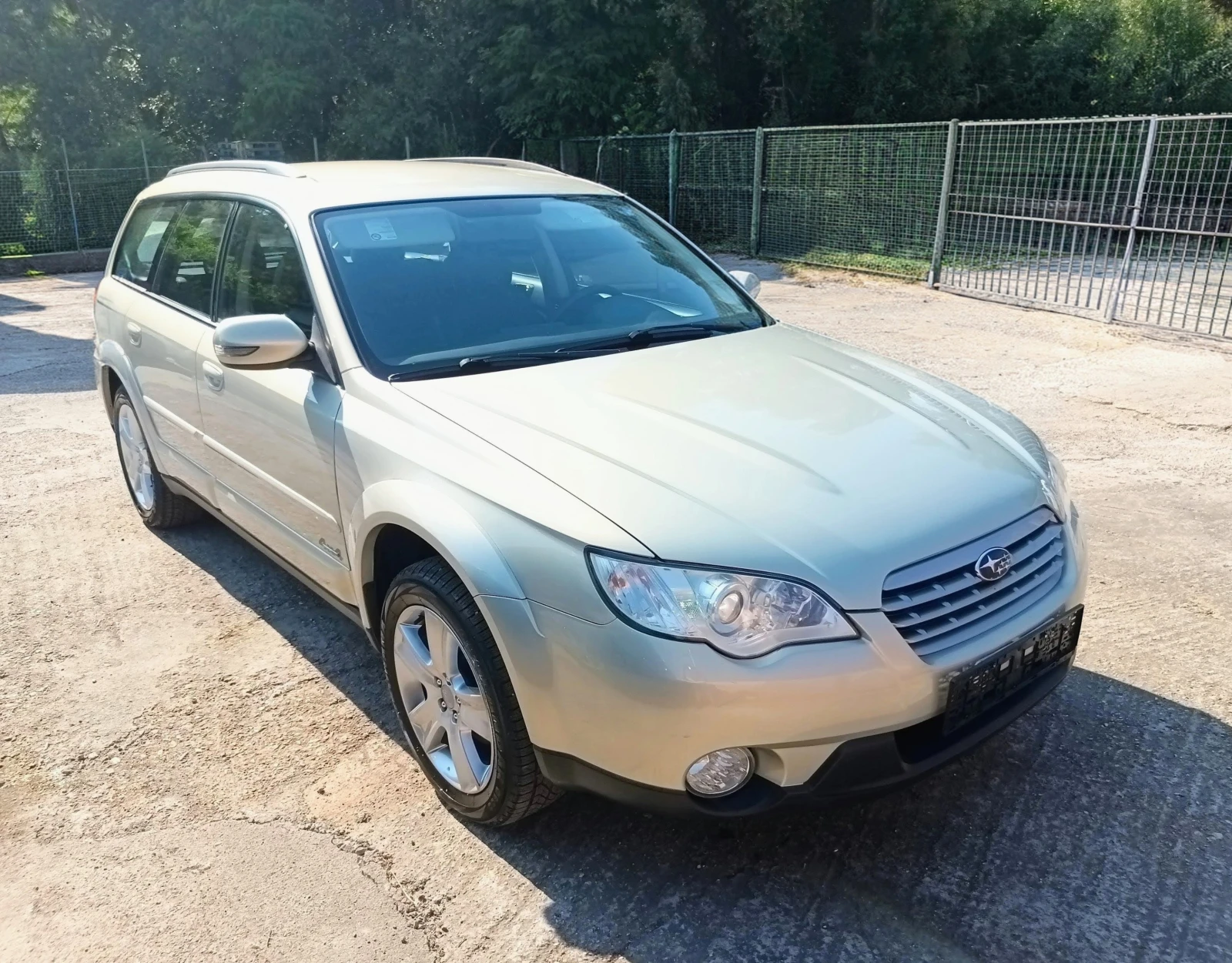 Subaru Outback 2.5i - AWD, снимка 2 - Автомобили и джипове - 55084021