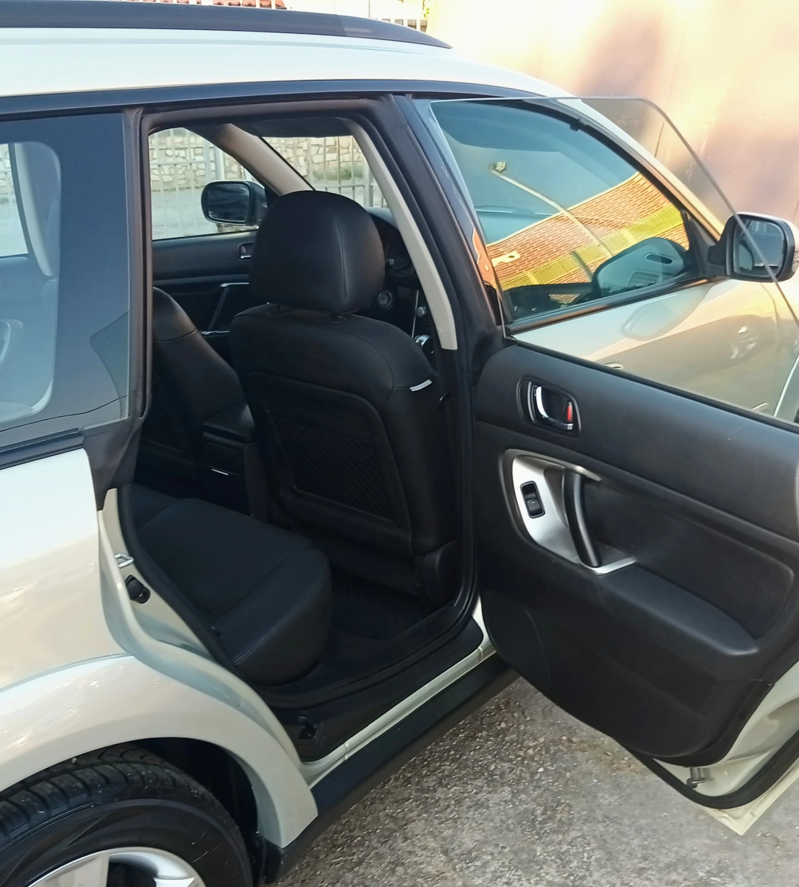 Subaru Outback 2.5i - AWD, снимка 9 - Автомобили и джипове - 55084021