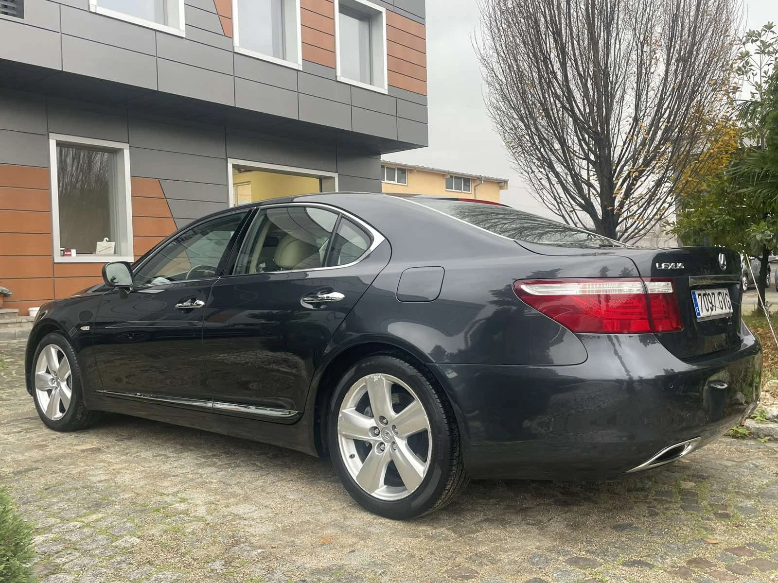 Lexus LS 460, снимка 6 - Автомобили и джипове - 55300179