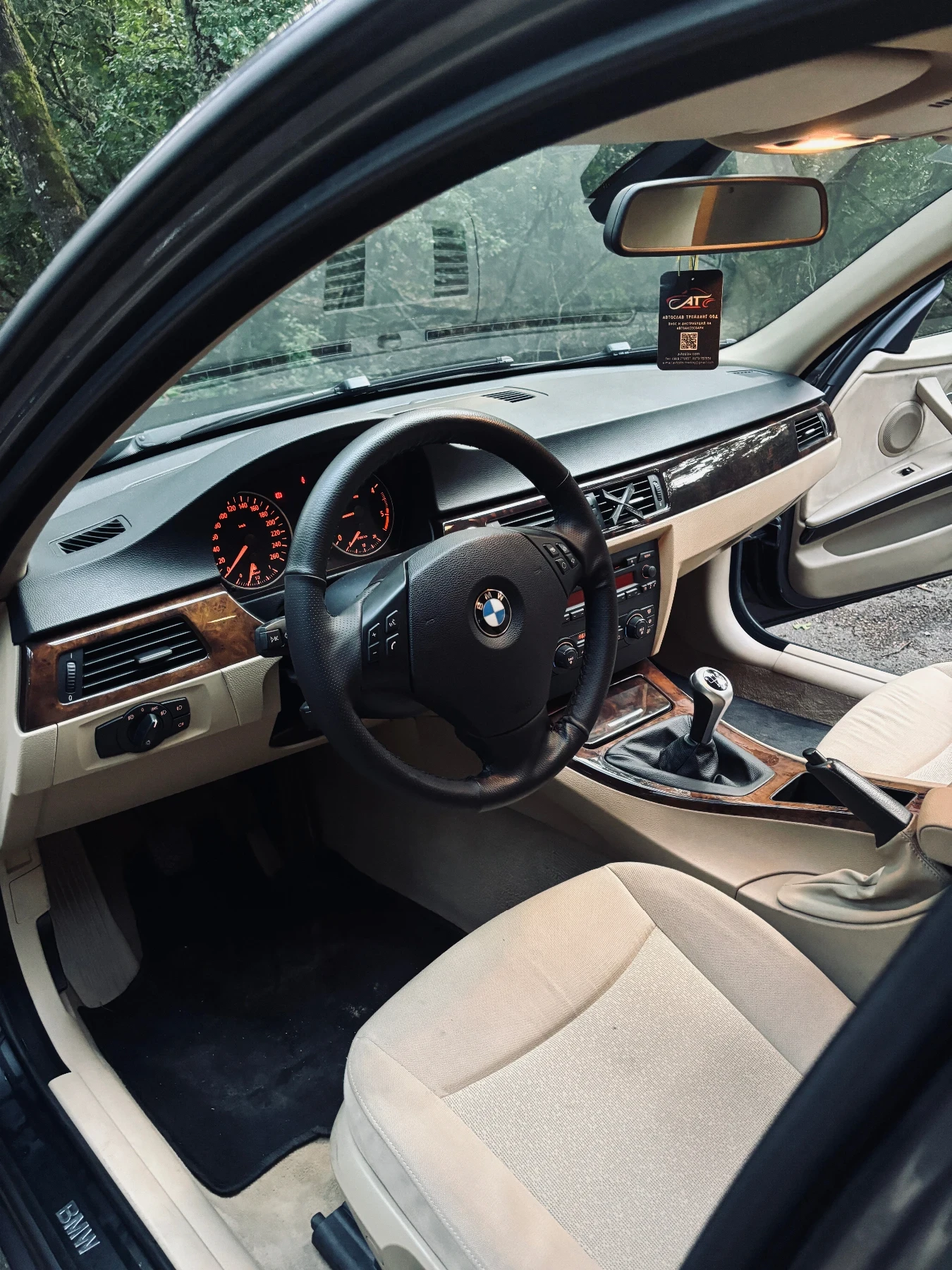 BMW 320, снимка 8 - Автомобили и джипове - 55411338