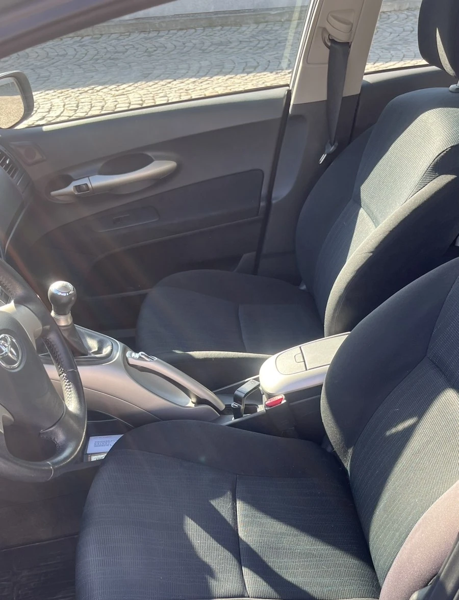 Toyota Auris, снимка 8 - Автомобили и джипове - 55952548
