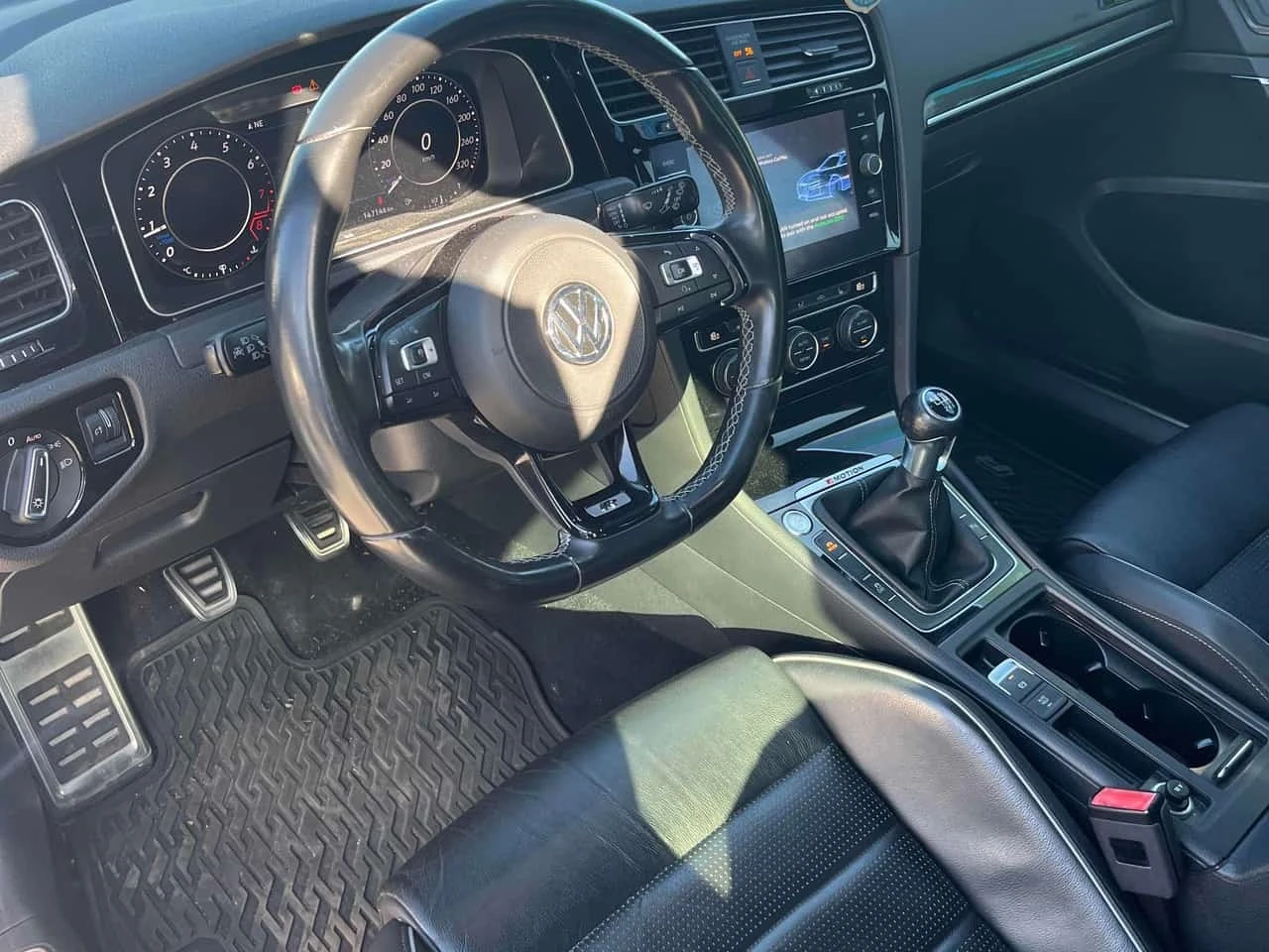 VW Golf * 5 door Manual * АВТОКРЕДИТ * , снимка 5 - Автомобили и джипове - 56213228
