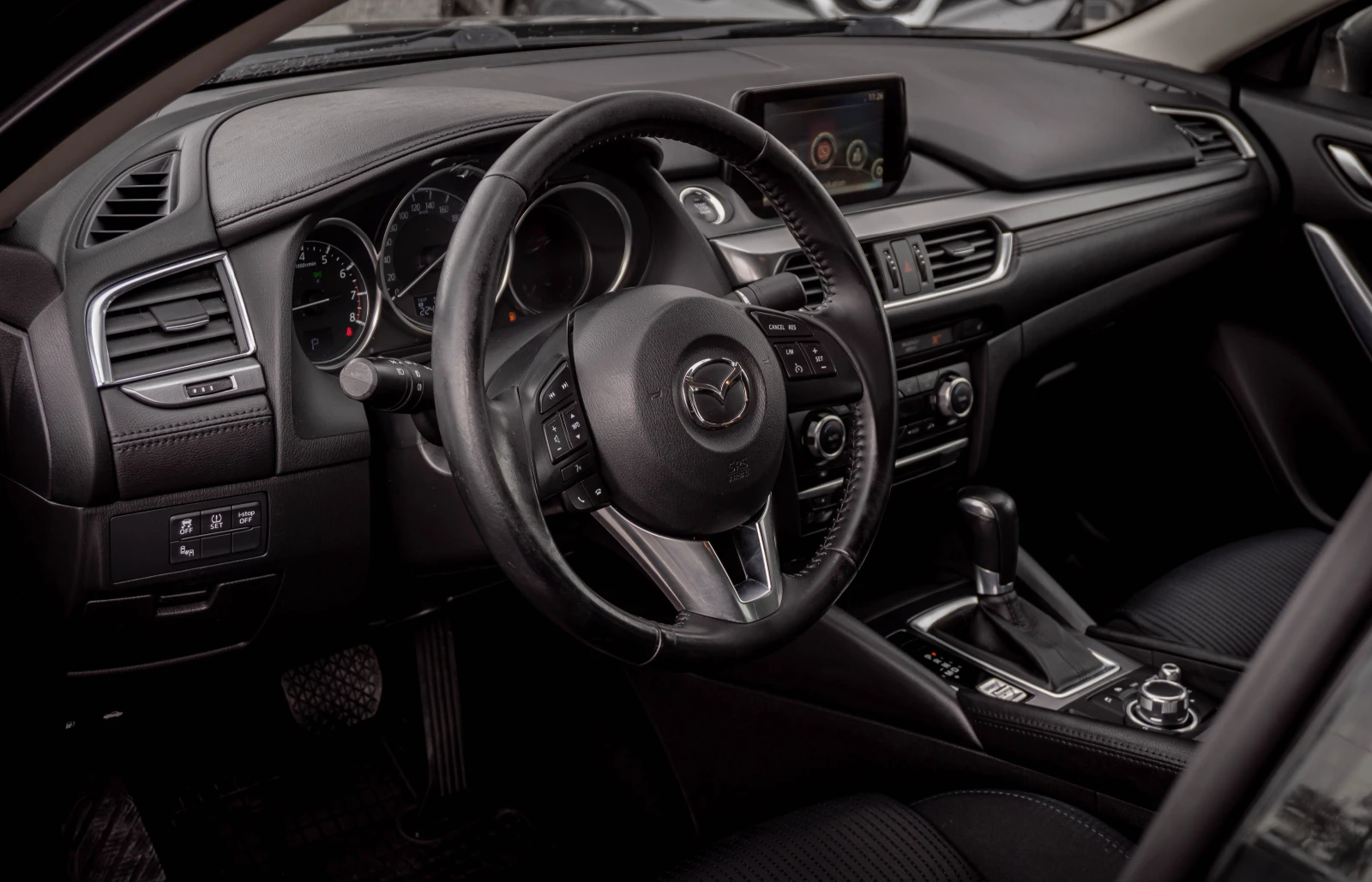 Mazda 6 2.0 бензин! Автоматик! ТОП! С ГАРАНЦИЯ!, снимка 7 - Автомобили и джипове - 56221445