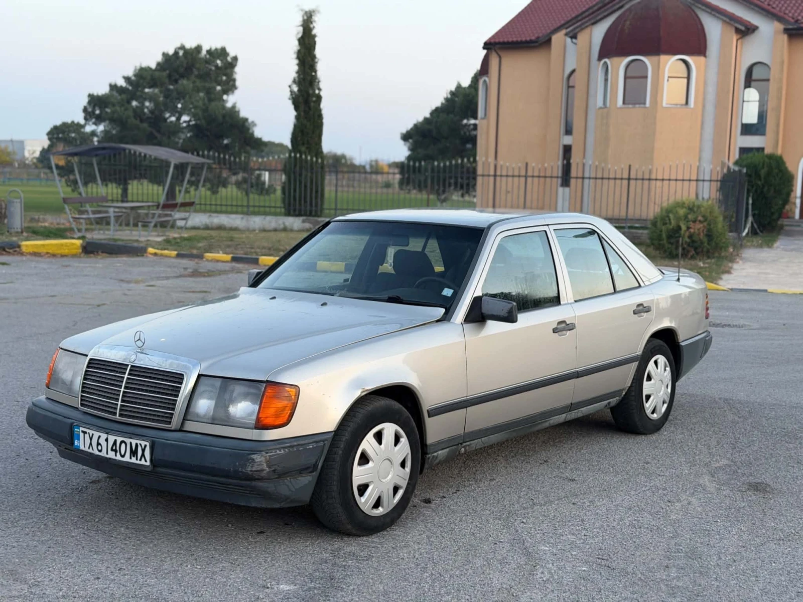 Mercedes-Benz 124 3.0D, снимка 3 - Автомобили и джипове - 56652639