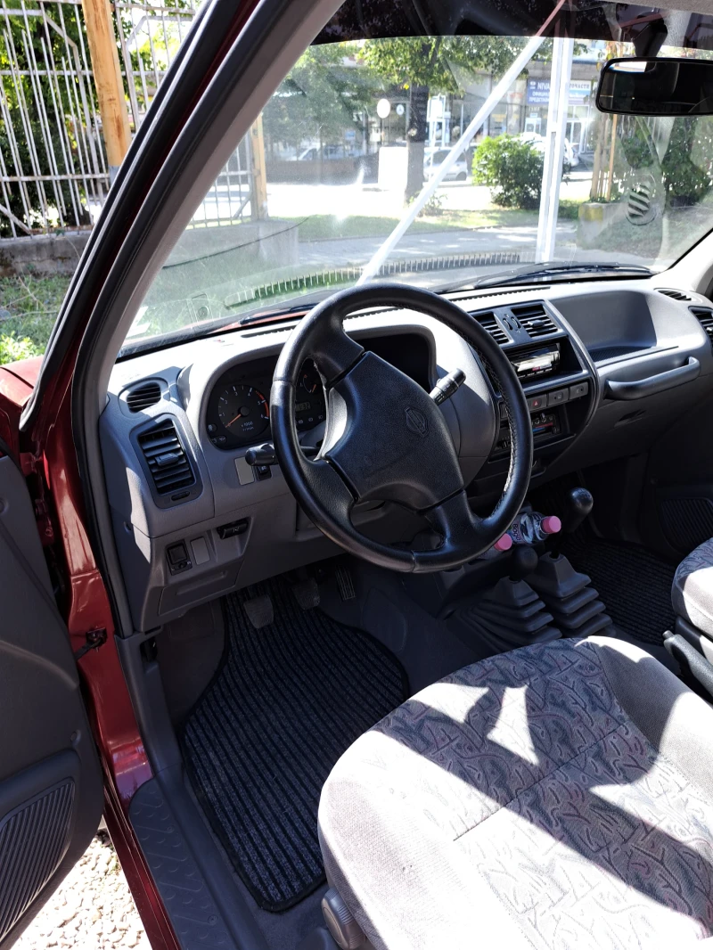 Nissan Terrano, снимка 7 - Автомобили и джипове - 47312364