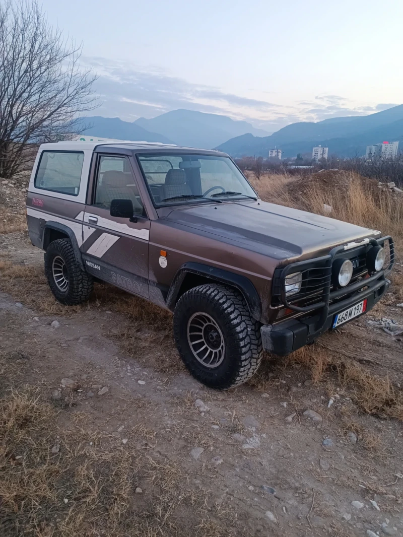 Nissan Patrol 3.3D, снимка 12 - Автомобили и джипове - 48067077