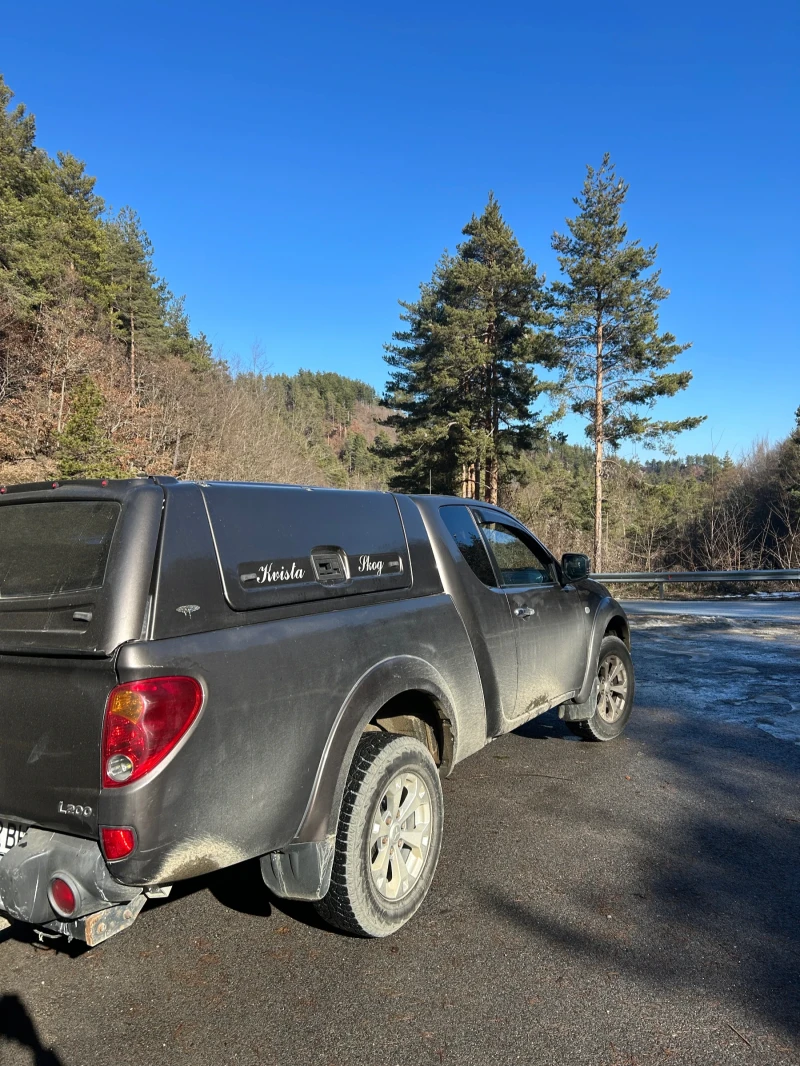 Mitsubishi L200, снимка 15 - Автомобили и джипове - 48883517