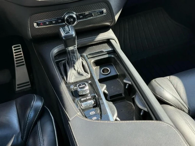 Volvo Xc90 T6 R-Design* Apple CarPlay* Камера* Подгрев, снимка 8 - Автомобили и джипове - 52317789