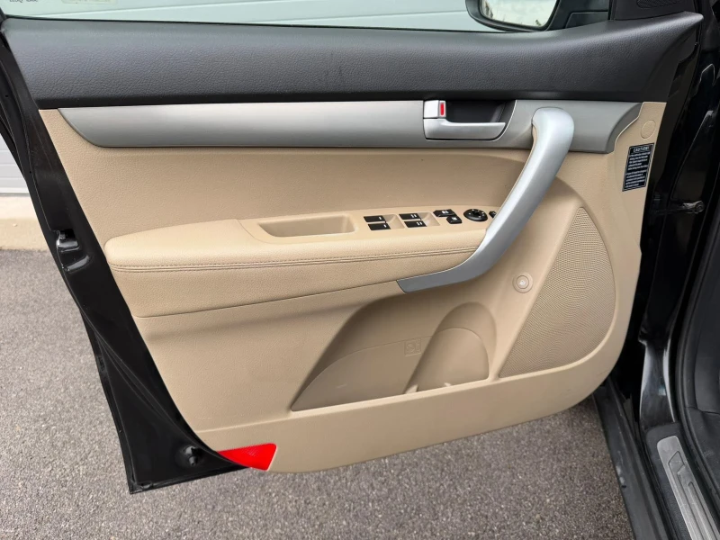 Kia Sorento 2.2CRDI AUTOMATIK AWD KEY LESS START STOP EVRO 5A, снимка 12 - Автомобили и джипове - 52308201