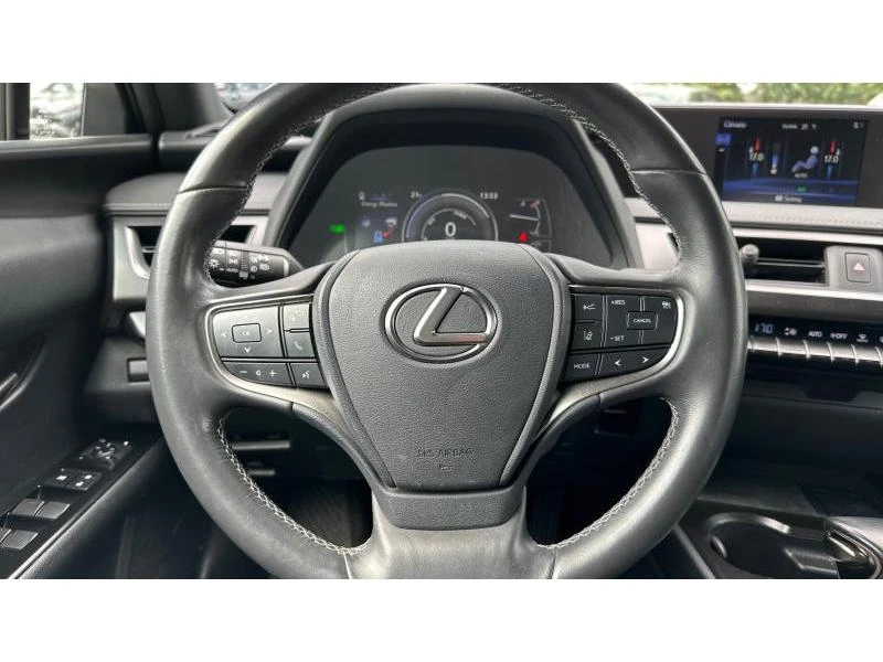 Lexus UX, снимка 13 - Автомобили и джипове - 48013080