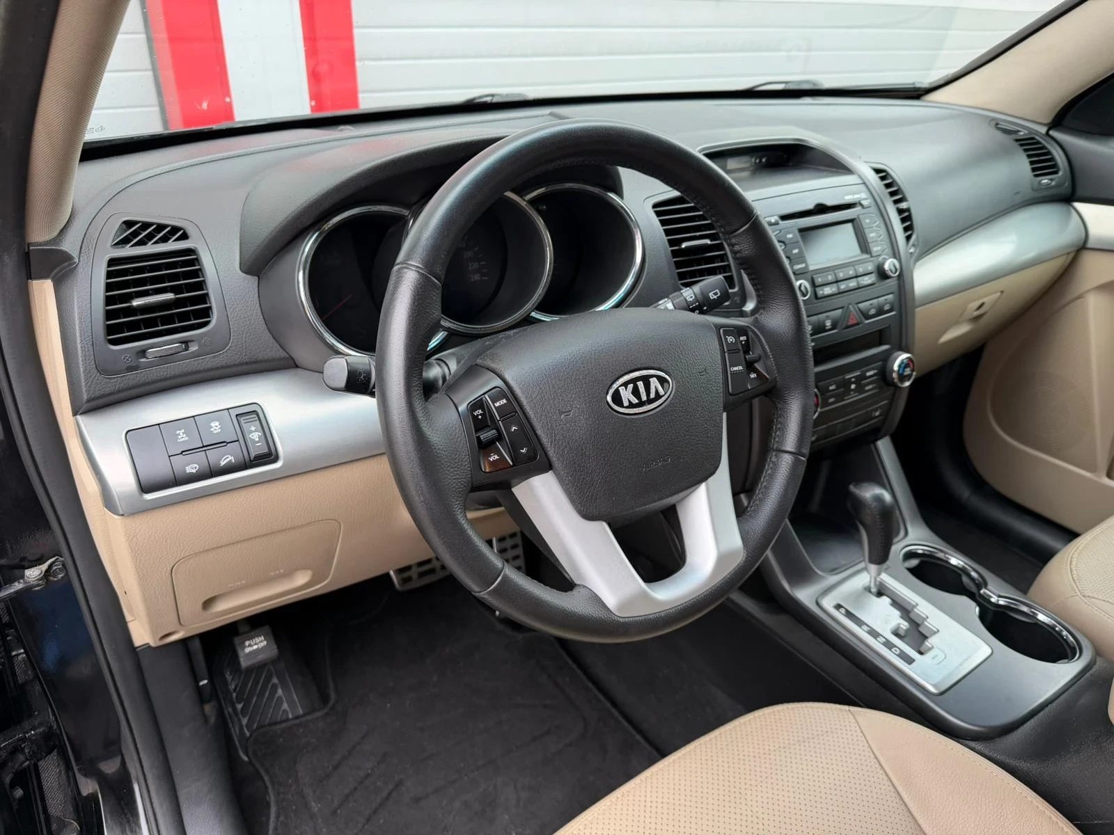 Kia Sorento 2.2CRDI AUTOMATIK AWD KEY LESS START STOP EVRO 5A | Mobile.bg   13