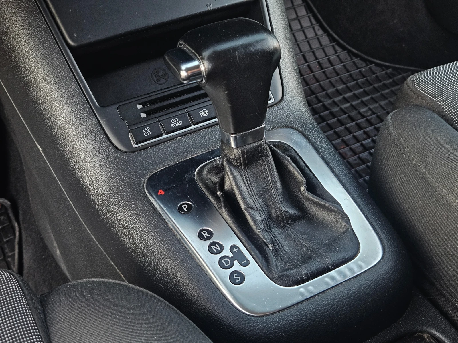 VW Tiguan 4Motion / 2.0 TDI / 140 �.� /  NAVI / PARKTRONIC / | Mobile.bg � ����������� 16