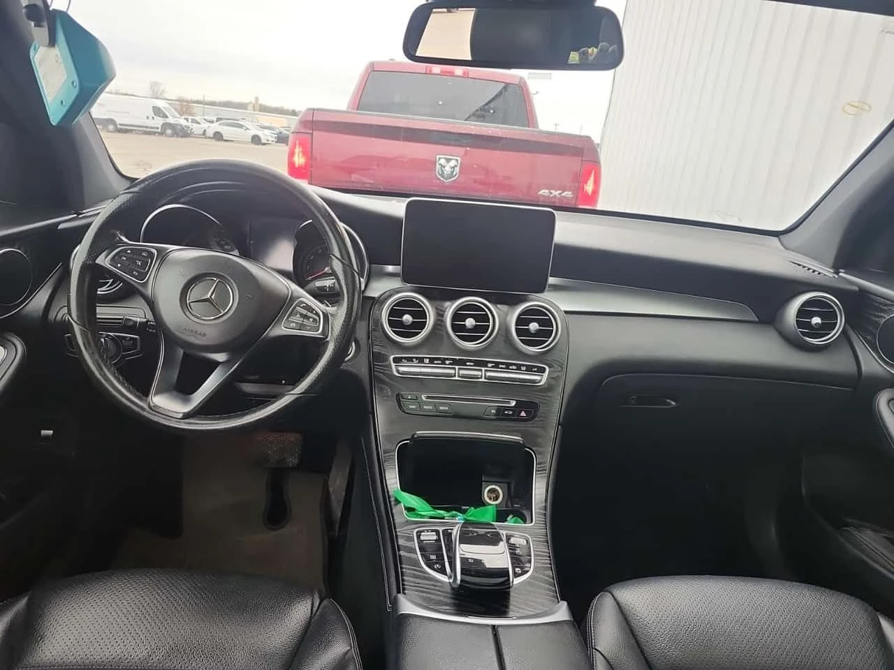 Mercedes-Benz GLC 300  CARFAX, снимка 10 - Автомобили и джипове - 53998839