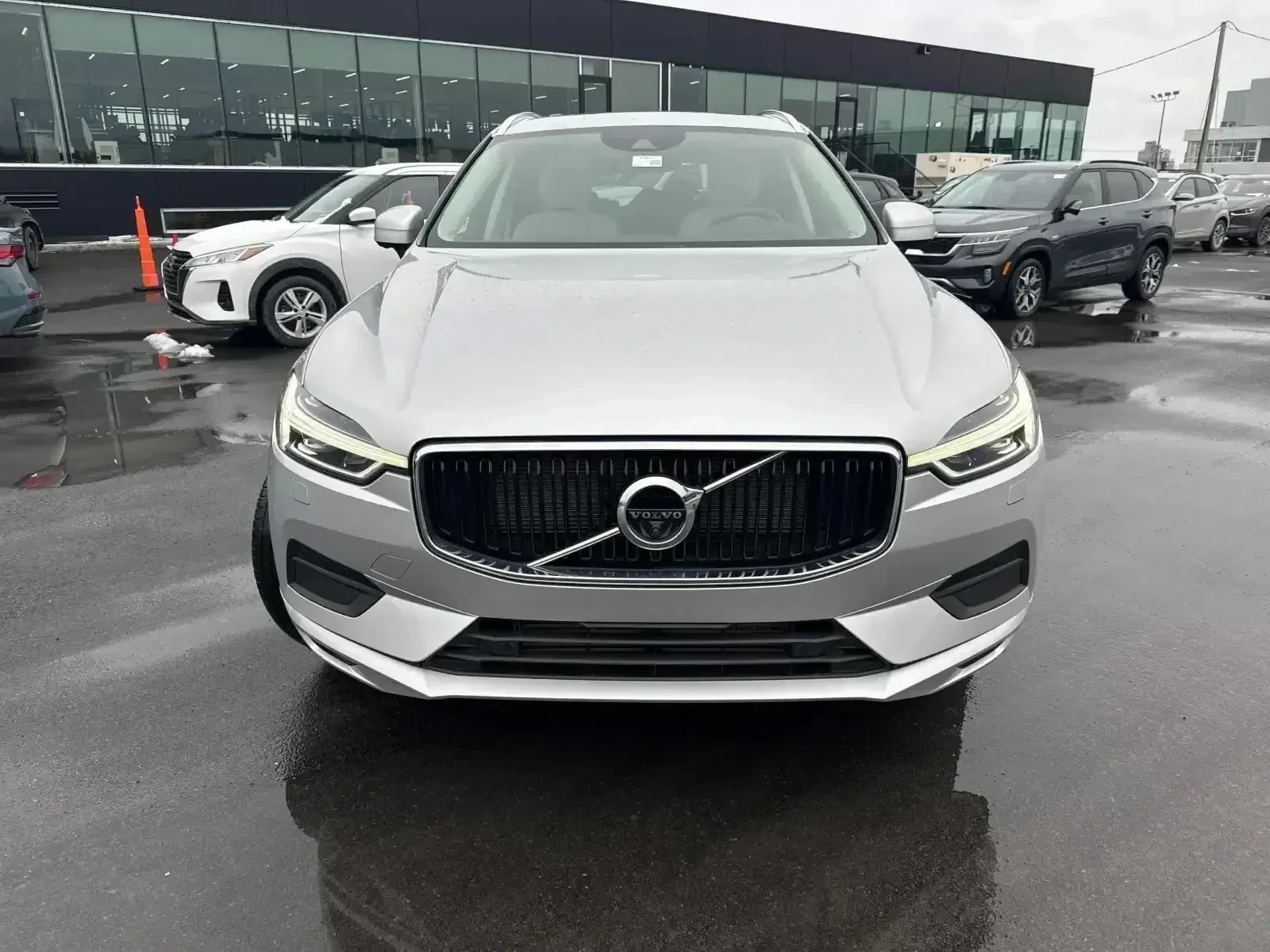 Volvo XC60 Momentum * * CARFAX * * АВТО КРЕДИТ * * , снимка 2 - Автомобили и джипове - 54084953