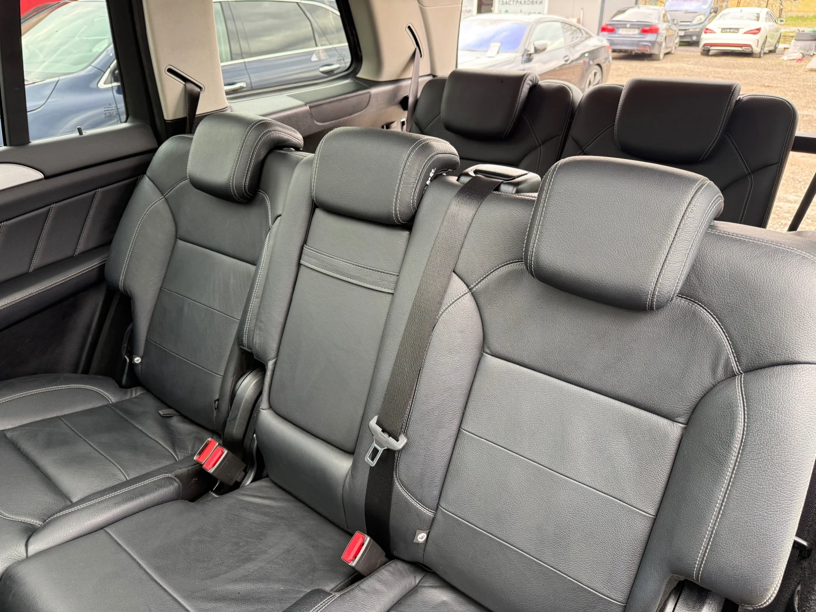 Mercedes-Benz GL 350 360CAM* 7места* ОБДУХВ* ПОДГРЕВ* AMGпакет* TOP, снимка 11 - Автомобили и джипове - 54154675