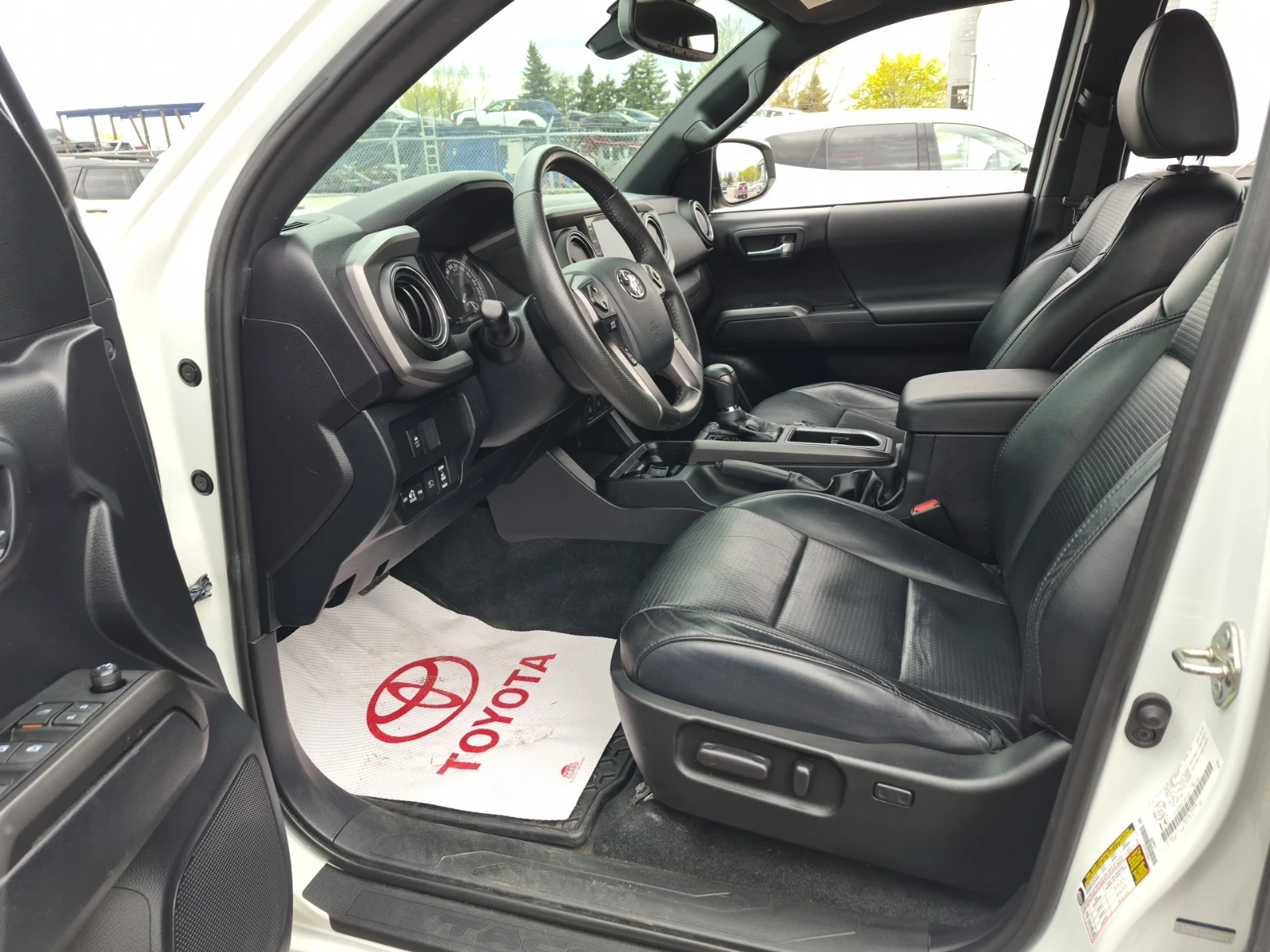 Toyota Tundra 4WD SR5 Double Cab, снимка 11 - Автомобили и джипове - 54477703