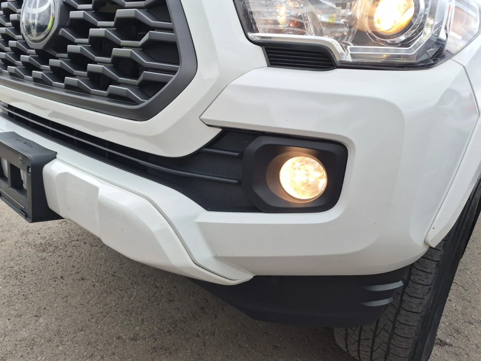 Toyota Tundra 4WD SR5 Double Cab, снимка 3 - Автомобили и джипове - 54477703