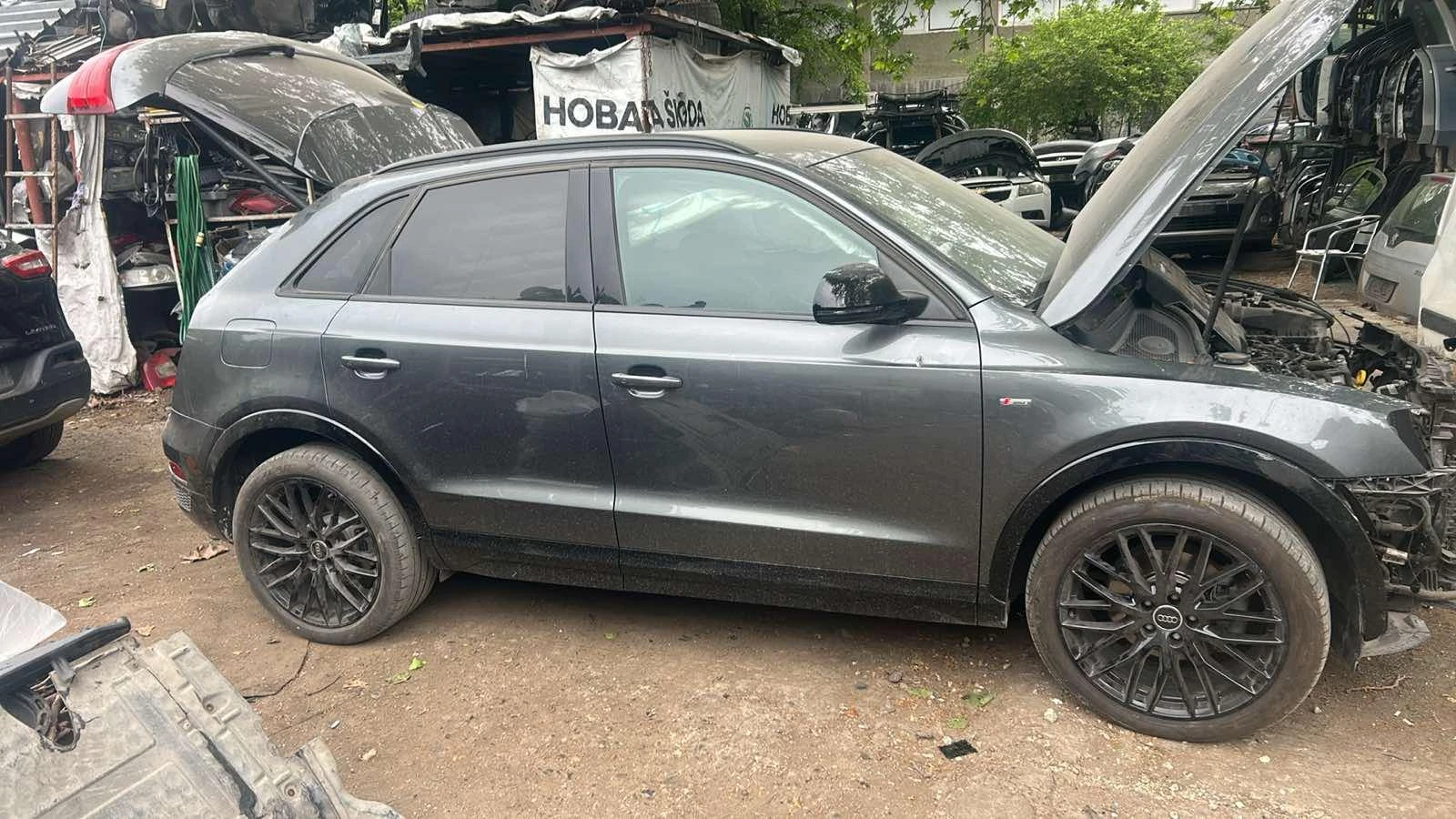 Audi Q3 2.0tdi, снимка 3 - Автомобили и джипове - 54641839