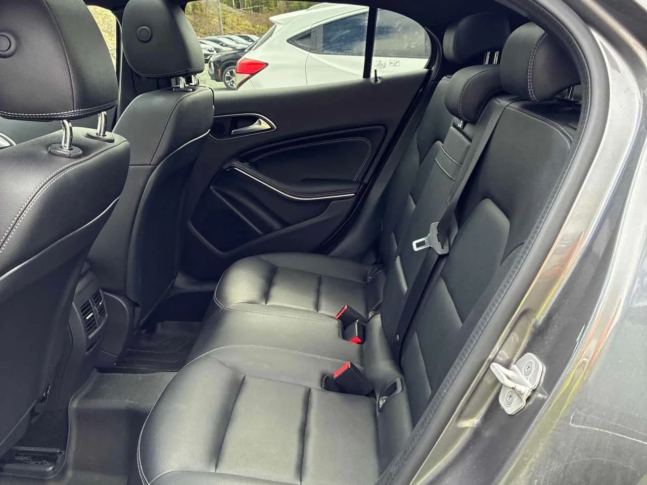 Mercedes-Benz GLA 250  CARFAX, снимка 12 - Автомобили и джипове - 54798311