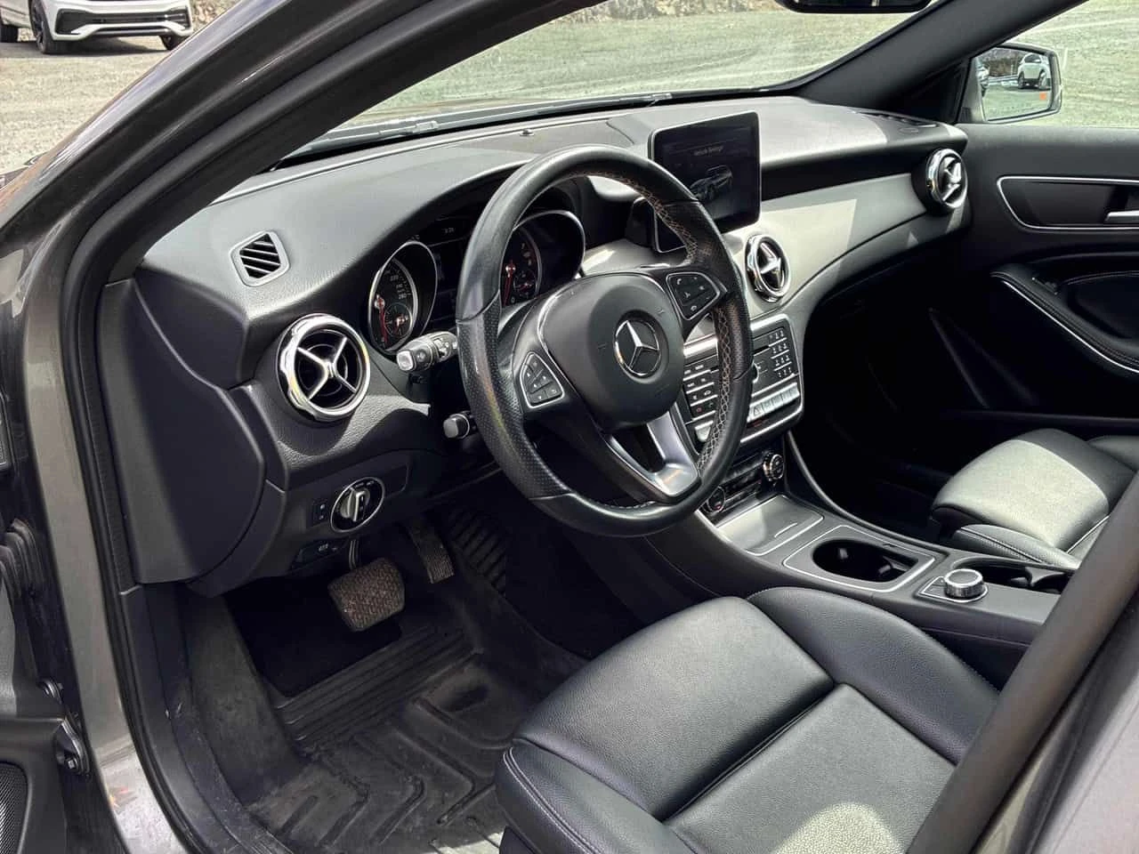 Mercedes-Benz GLA 250  CARFAX, снимка 5 - Автомобили и джипове - 54798311
