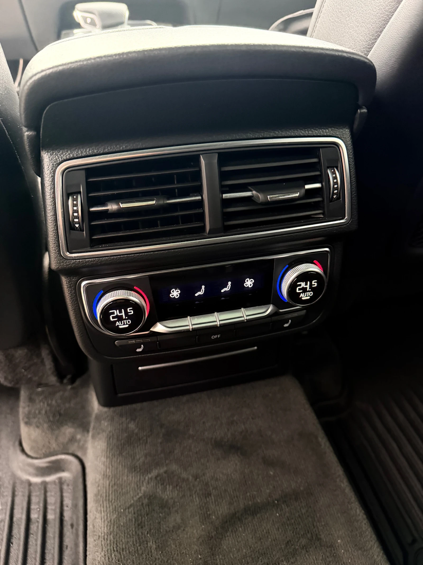 Audi Q7 Дистроник* Панорама* 360 Камера, снимка 11 - Автомобили и джипове - 54947548