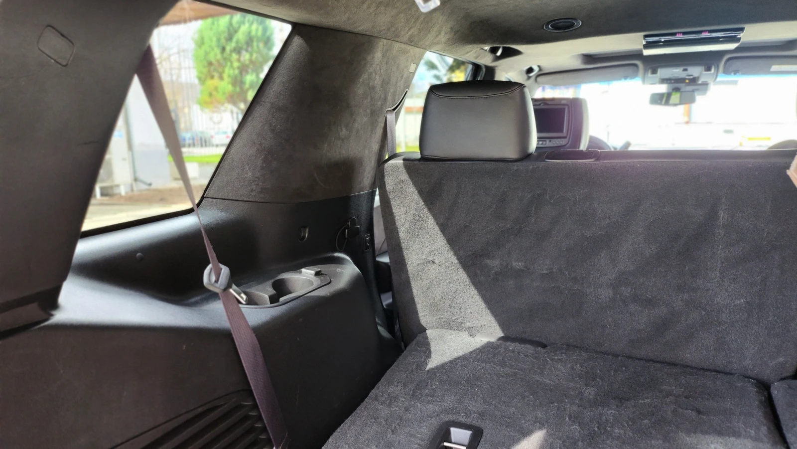 Cadillac Escalade, снимка 13 - Автомобили и джипове - 55307948