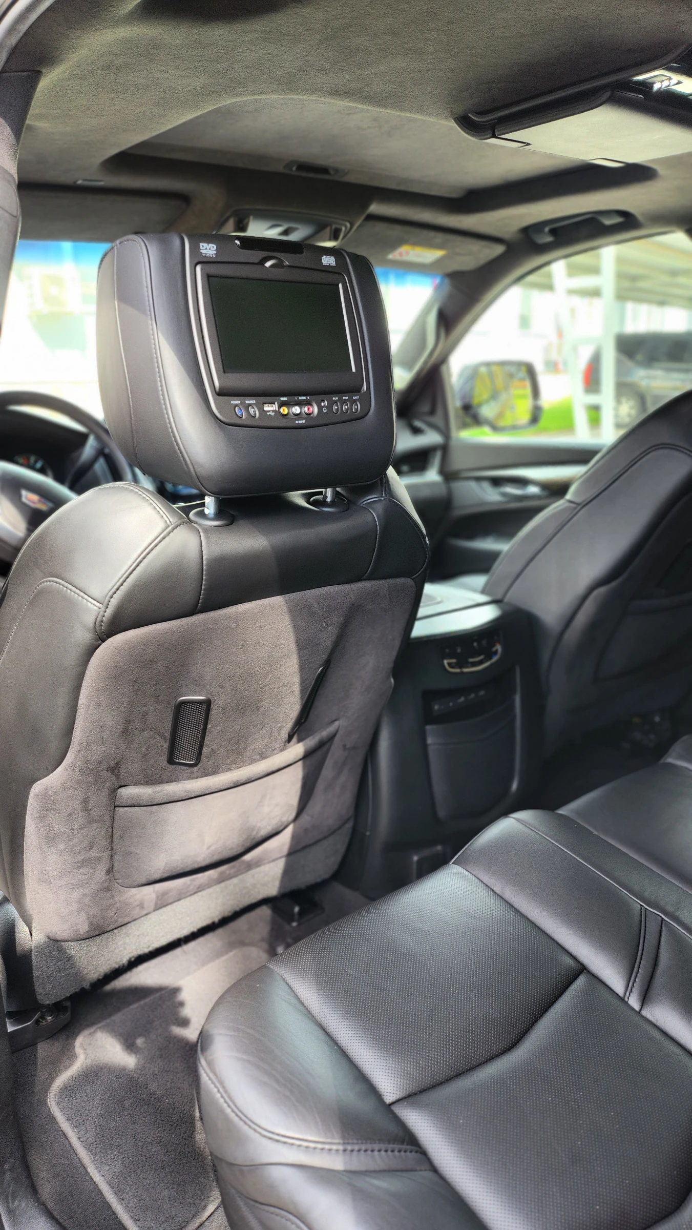 Cadillac Escalade, снимка 11 - Автомобили и джипове - 55307948