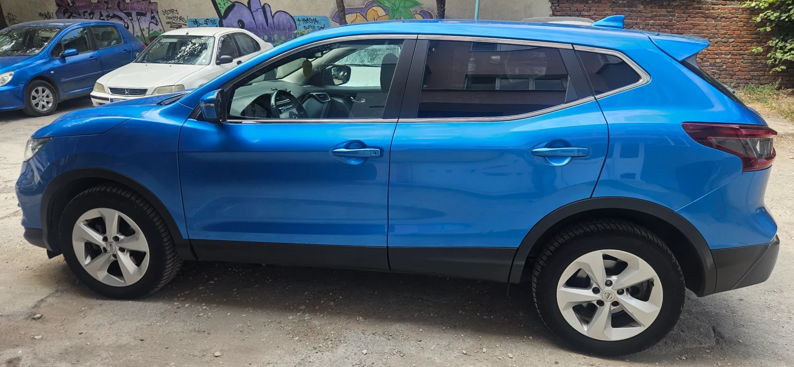 Nissan Qashqai 1.5 CDI, снимка 3 - Автомобили и джипове - 56041577